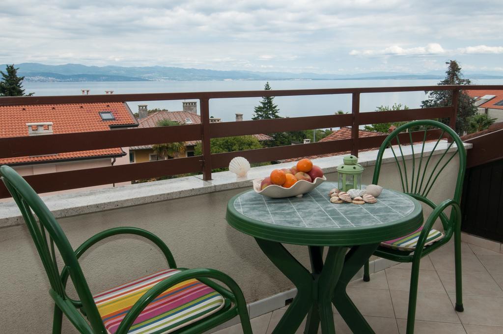 Apartment Meri Ičići Eksteriør billede